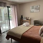 Alba Nocleg ze śniadaniem 4*
