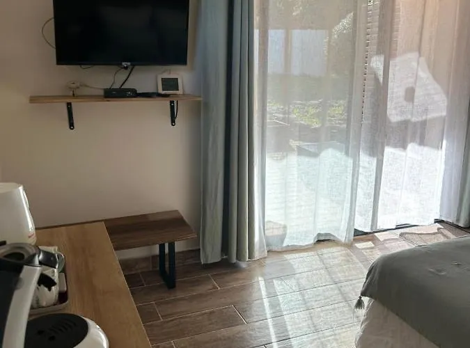 Oda ve Kahvaltı Alba 4*